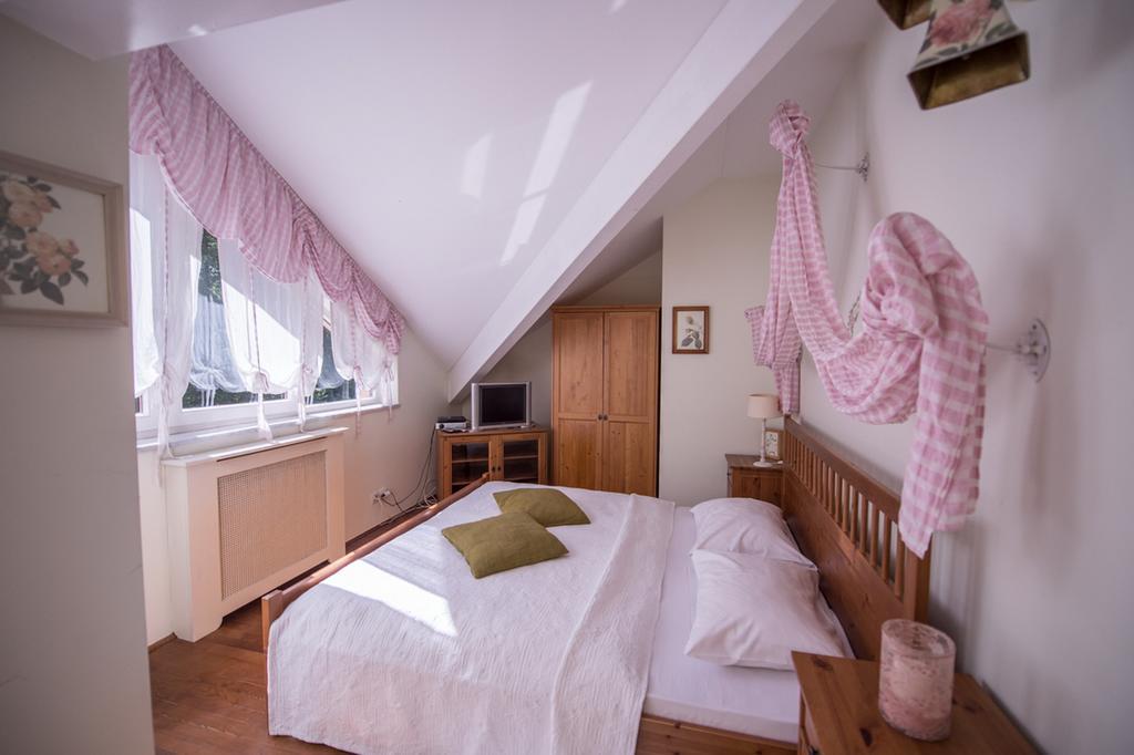 Guesthouse Trajbar Team Zaprešić Oda fotoğraf