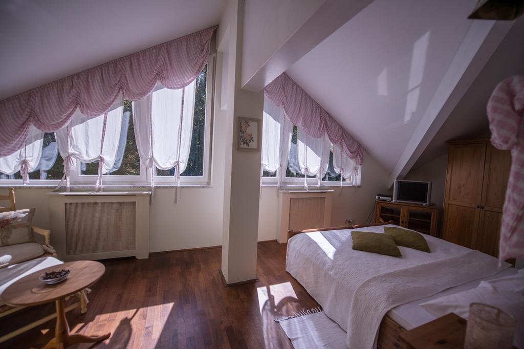 Guesthouse Trajbar Team Zaprešić Oda fotoğraf