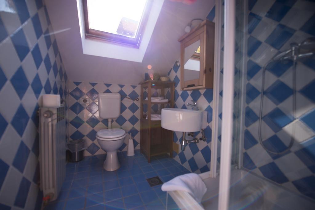 Guesthouse Trajbar Team Zaprešić Oda fotoğraf